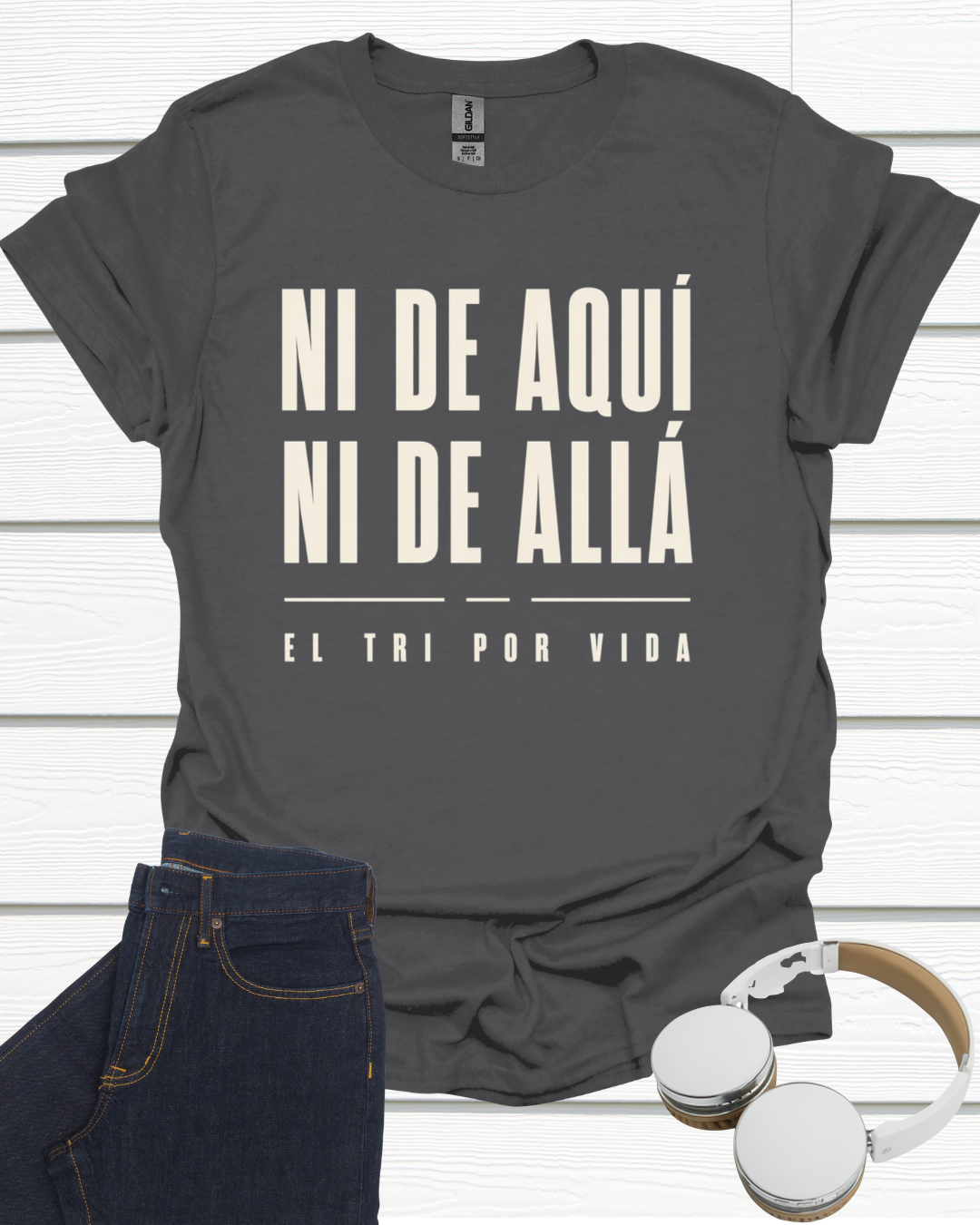 NI DE AQUI NI DE ALLA  Unisex Softstyle T-Shirt