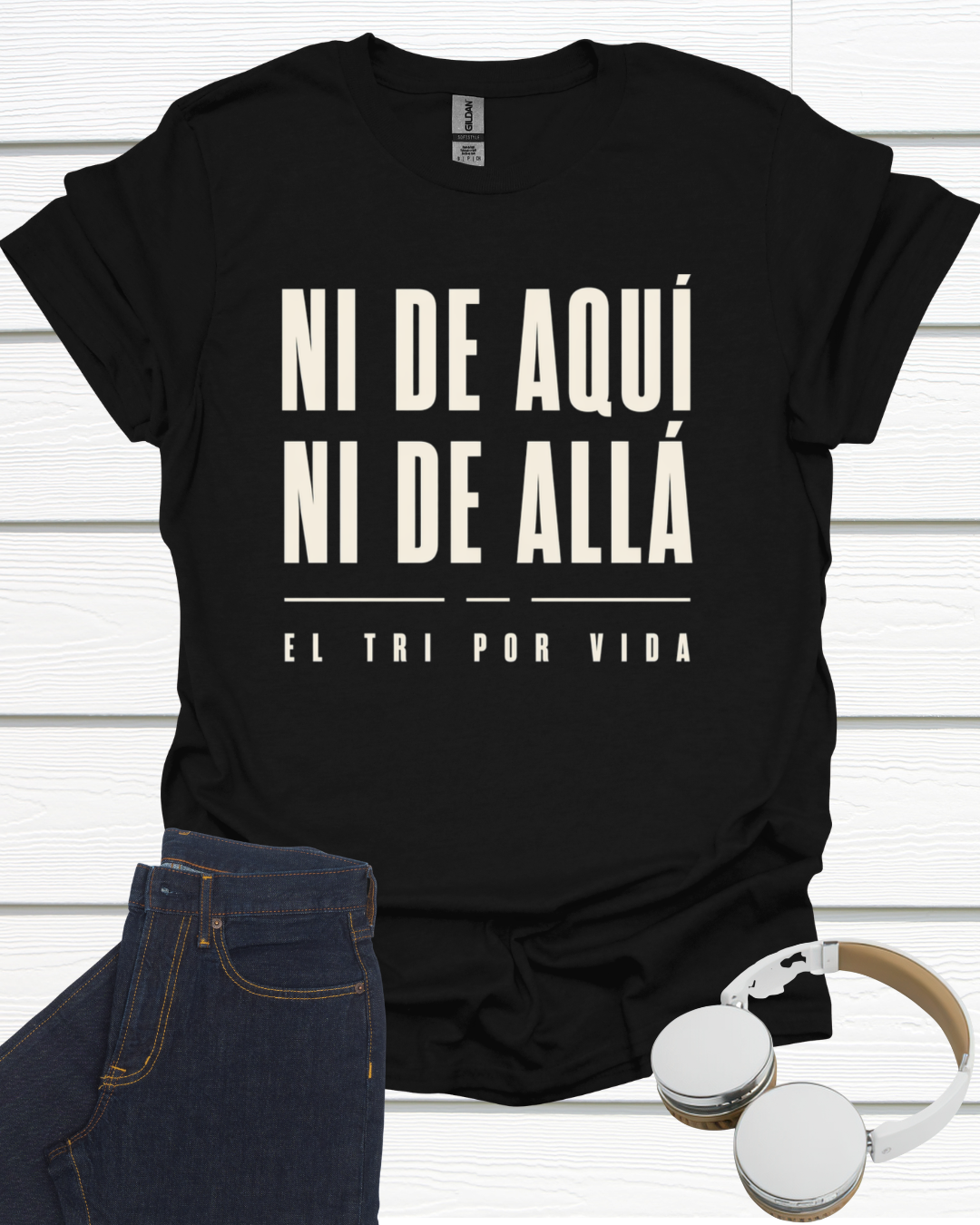 NI DE AQUI NI DE ALLA  Unisex Softstyle T-Shirt